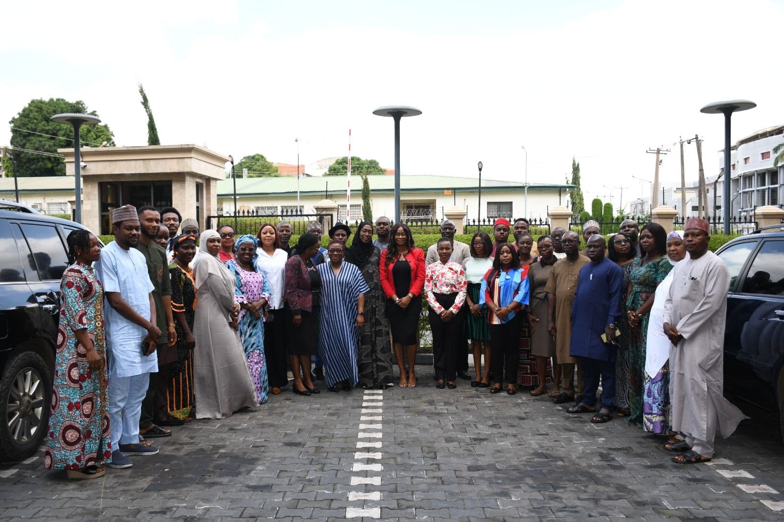 participant and the SURWASH organizers group photo